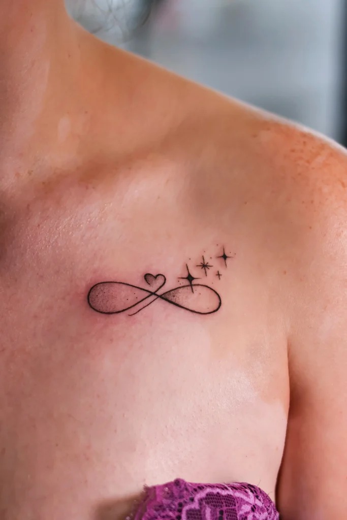 Amžinybės ženklo, žvaigždyno tatuiruotė, minimalistinės tatuiruotės Kaune